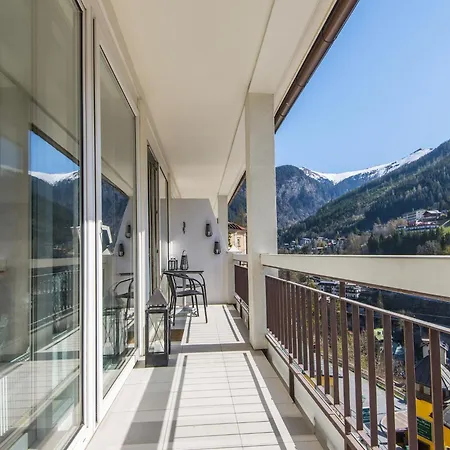 Apartment Graceful With Balcony *